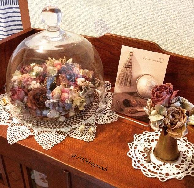 役立ちすぎる100均のお買い得商品 オシャレインテリアとして根強い人気のガラスドームがセリアで買えちゃう 作り方は簡単 コースターorキャンドルホルダーの上に 飾りを入れて ガラスドームで蓋をすれば完成 役立ちすぎる100均のお買い得商品 オシャレインテリアとして根強い人気のガラスドームがセリアで買えちゃう 作り方は簡単 コースターorキャンドルホルダーの上に 飾りを入れて ガラスドームで蓋をすれば完成