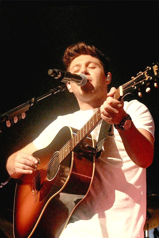 lasgrowns's tweet photo. Niall hoy en su show en Dublin! #FlickerSessionsDublin https://t.co/8ydJecOWjq