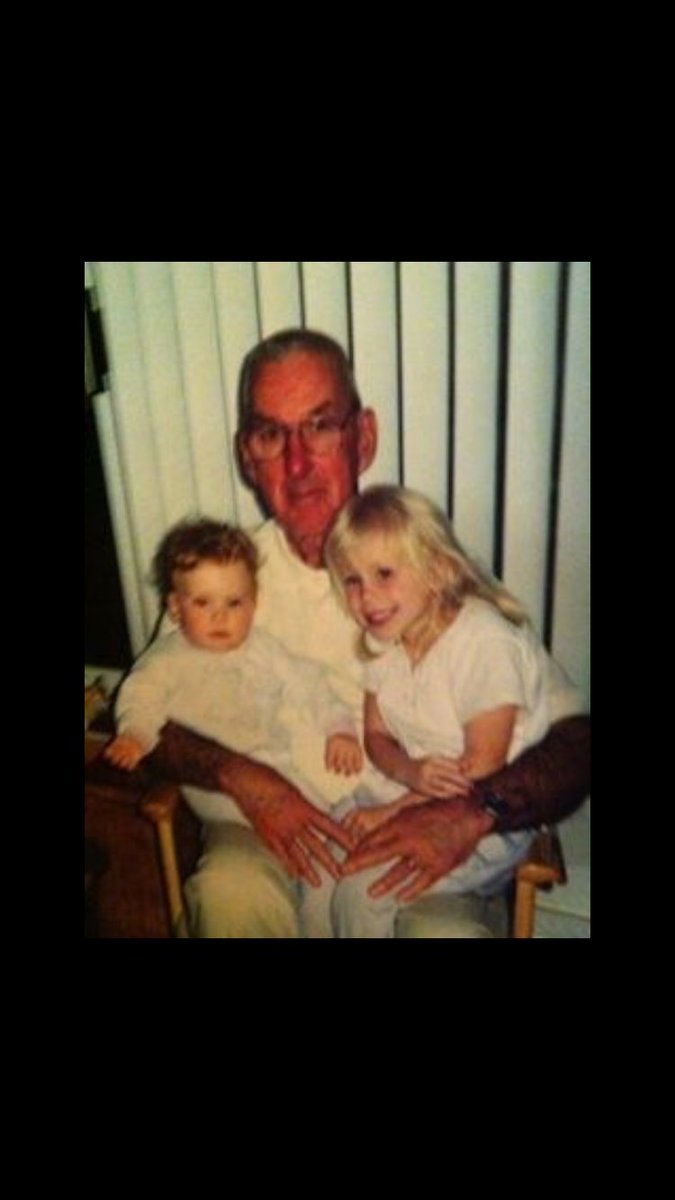 kamorron's tweet photo. Happy 21st birthday to my role model... can't wait to party on Saturday I love you❤️ #ripfakeid  @Slaurrrr https://t.co/g65qm2ZbO3