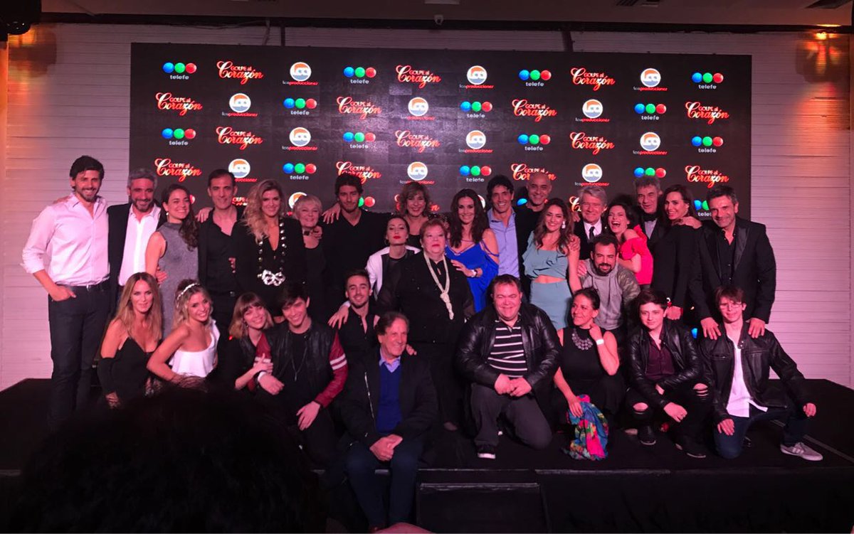 telefe's tweet photo. El elenco de #GolpeAlCorazon posando para la foto📸. ¡No queda nada para el ESTRENO! @sebaestevanez @Soyeleowexler @JulianSerrano01 https://t.co/LjXnsUWB4C