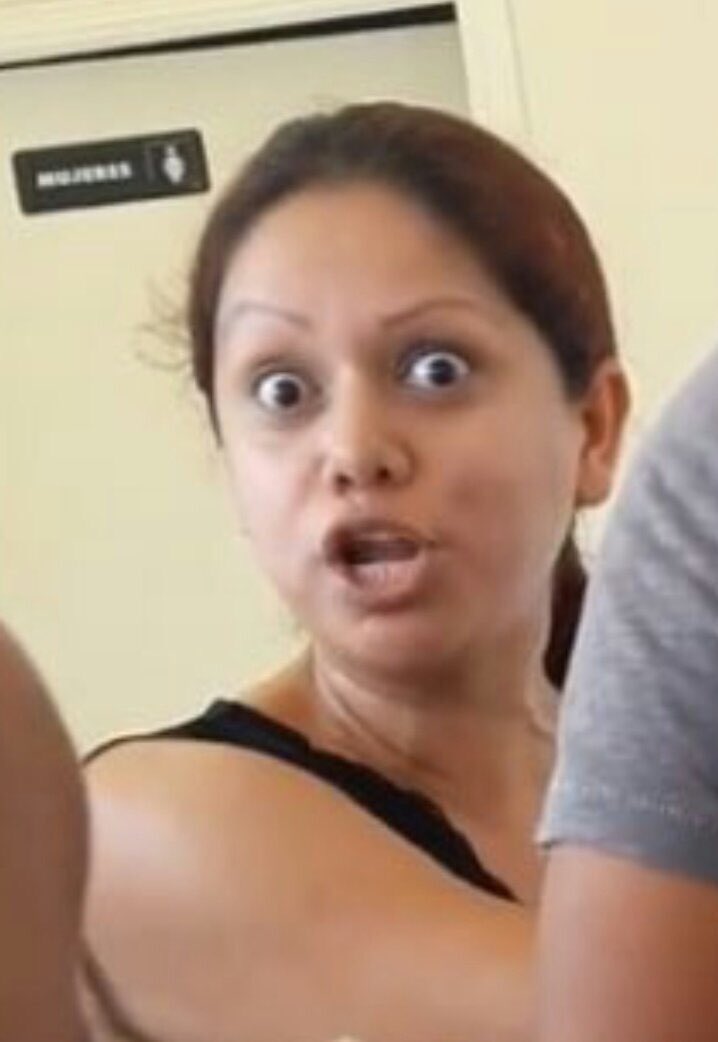 SeveredPilot's tweet photo. Cuando le estas jalando el pescuezo al ganzo y entra tu mamá 

#LadyPizza https://t.co/tKTPVZOnAW