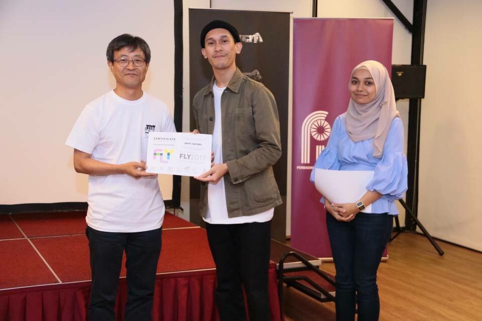 PulauManisNews's tweet photo. Warga Kampung mengucapkan TAHNIAH Ariff Syafzan Hj Nordin akan Mewakili Malaysia di ASEAN-ROK Film Loaders Incubator #FLY2017, Indonesia https://t.co/T33kZfdTP3