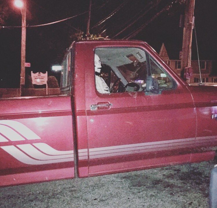 CARTXT_'s tweet photo. You probably can't use @CARTXT_ to message this driver since they're just a Skelton 😝😄
#skeleton #driverless #truck #pickup #red #bones https://t.co/Cdh1CM4CzX