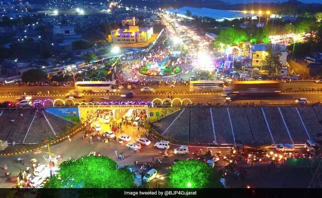 srinivasiyc's tweet photo. BJP spends crores 4 lavish party events. But thy dont 4 better health facilities 2 kids
Painful to know 42 more kids died #GorakhpurTragedy https://t.co/Cfib8CmMiY