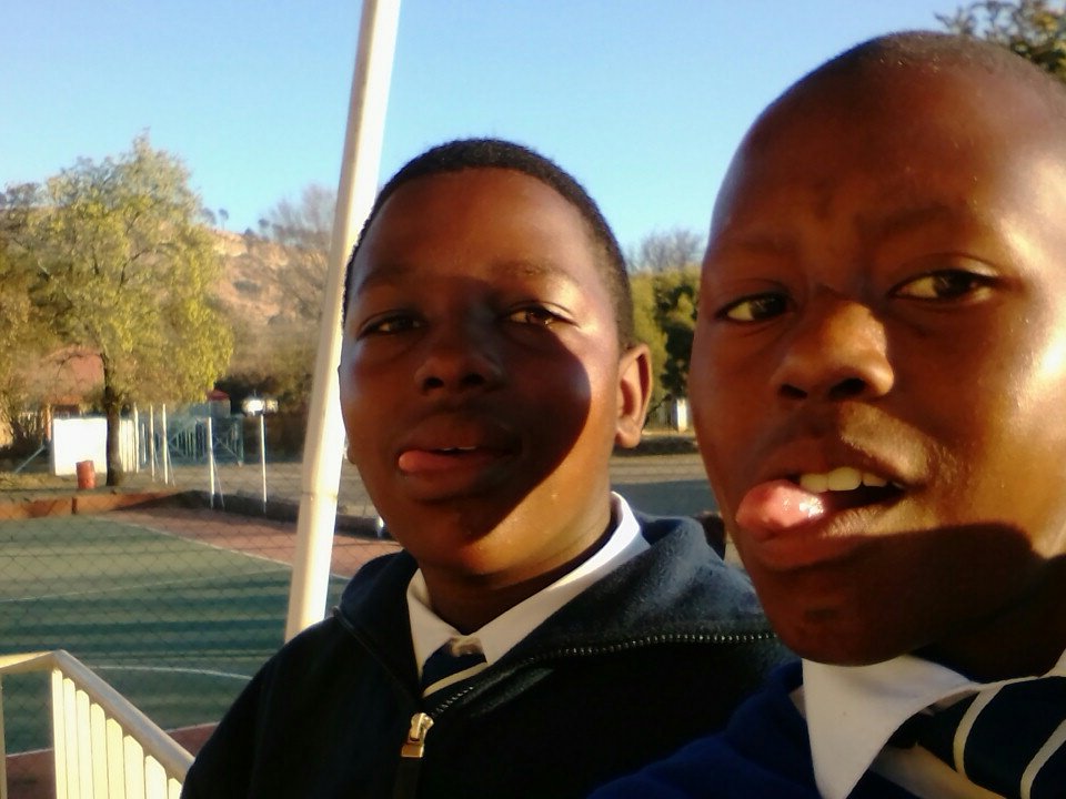 DREAMBOY255's tweet photo. Me and my boy at scul fuckin boring https://t.co/6346lQumWO