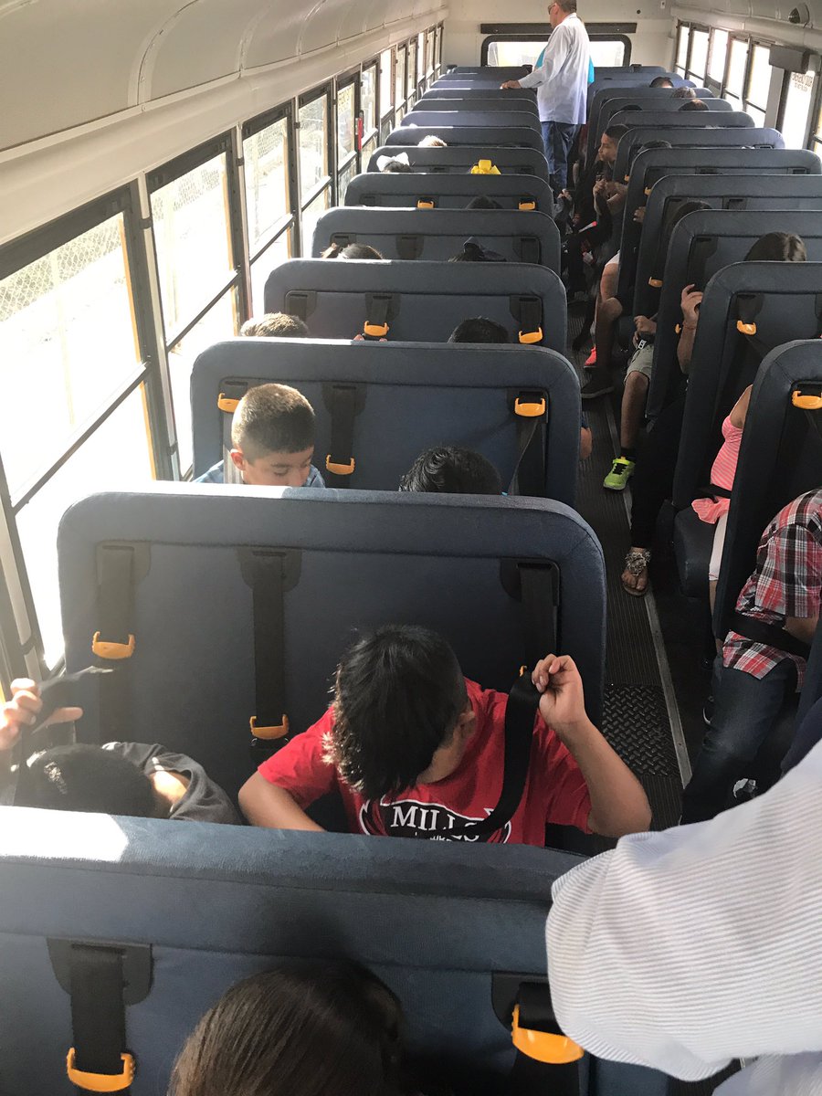 millsinter's tweet photo. Day 2 of bus evacuation drill procedures completed at Mills with our 4th graders. FLDUSD bus drivers rock! #MOTrules @FLDUSD @SupFreitas https://t.co/YPAUMiG6gr