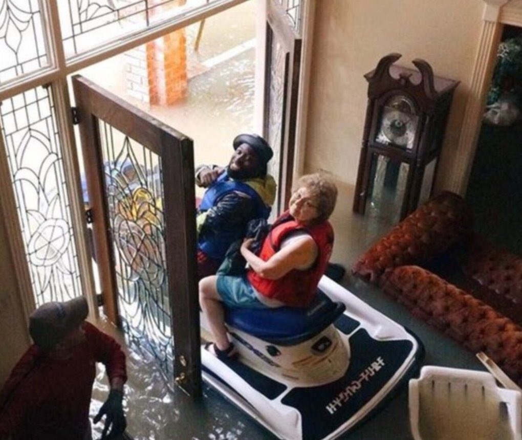Best thing I've seen all day. Dude On A Jet Ski Rescues A Grandma From Her Flooded Home In Houston. barstoolsports.com/iowa/dude-on-a…