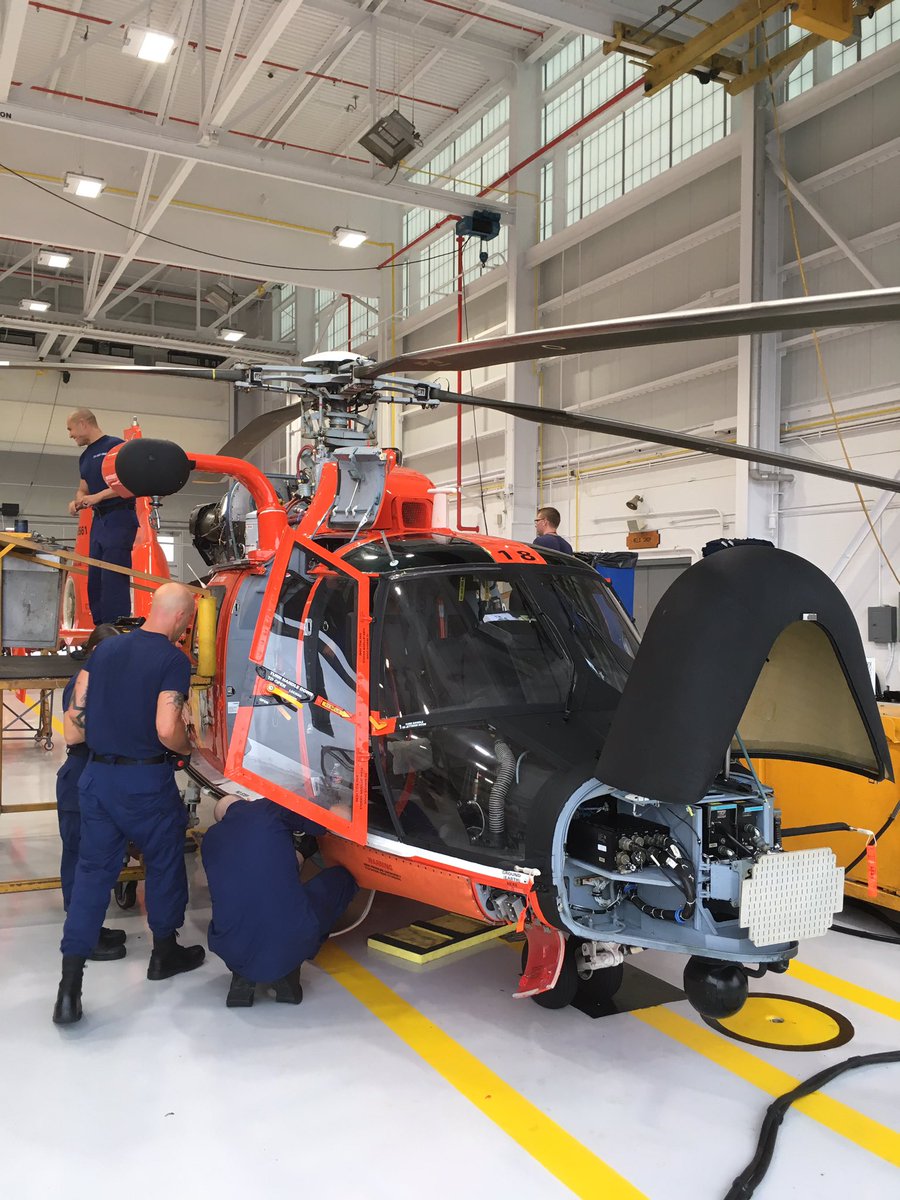 lewass19's tweet photo. USCG maintenance crews are working around the clock to ensure assets are safe for flight and ready to save lives.@USCGHeartland @ADMZukunft https://t.co/VGhSjuEhqf
