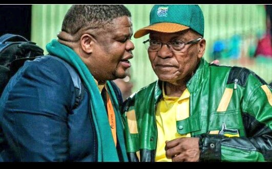 Iam_Timbanesam's tweet photo. Malume Did you heard that BABESWodumo and BonangMatheba where Classmates 😐😦 no wonder 😧😩
#babeswodumochallenge
#FindBabesUSB https://t.co/G5eNJZbMMd
