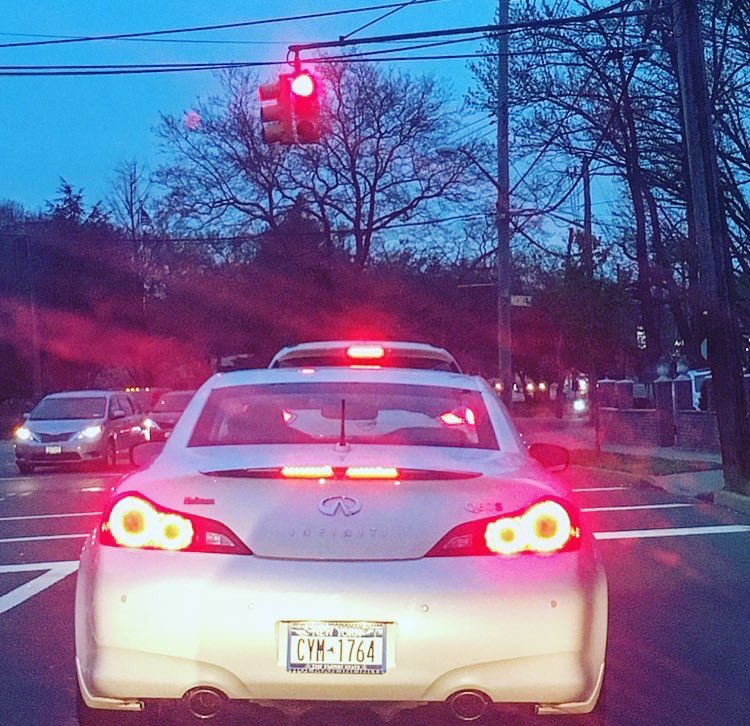 CARTXT_'s tweet photo. With @CARTXT_ you could say hi to the driver in front of you 🤣
#sayhi #text #infiniti #coupe #getaway #dontmissout #opportunity #redlight https://t.co/3W503LhNQZ