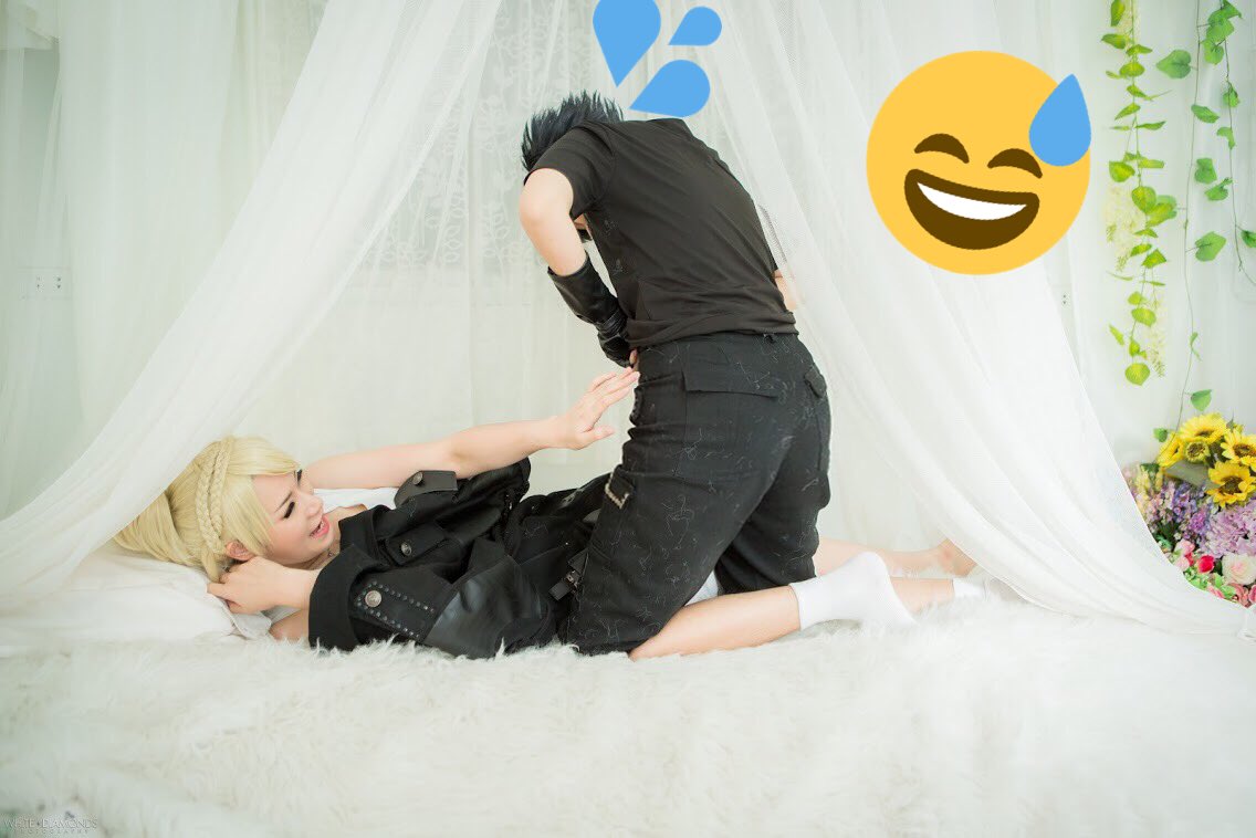 ได้รูปจากตากล้อง ก็กำลังเลือกรูปที่อยากสงประกวด แล้วเจอรูปนี้คือพี่ตากล้องทำร้ายมาก เราแค่เปิดเสื้อดึงเชือกกางเกงลง โอ้ยทำไมรังแกเราแบบนี้😂