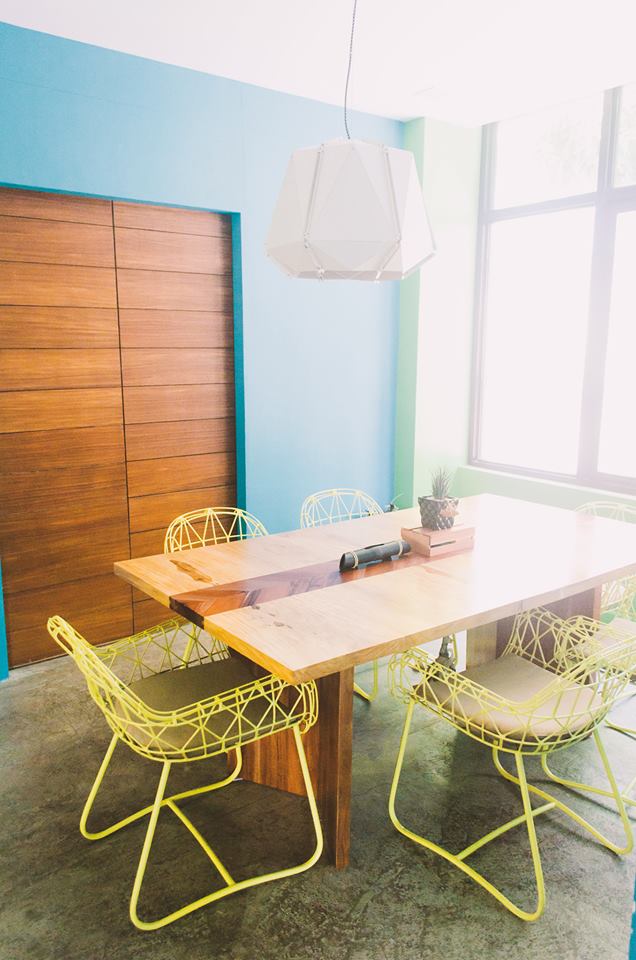 TasteCompany_'s tweet photo. Work on the go?8 Co-Working Spaces to collaborate & spark new ideas in Metro Manila. https://t.co/ntfufUBqlz #TrendsPH #StartupPH #Freelance https://t.co/lRHtLUsWOD