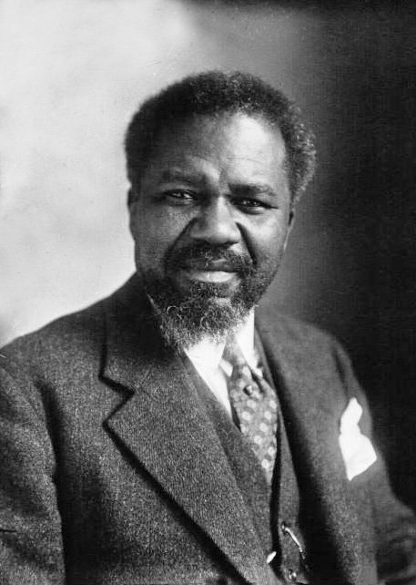 MoniqueinParis's tweet photo. #blackparis #ETBP Gratien Candace responded 2 white American violence versus blacks in Paris in the aftermath of WWI https://t.co/SKmuzPVfMP https://t.co/MRRPn0wsfB