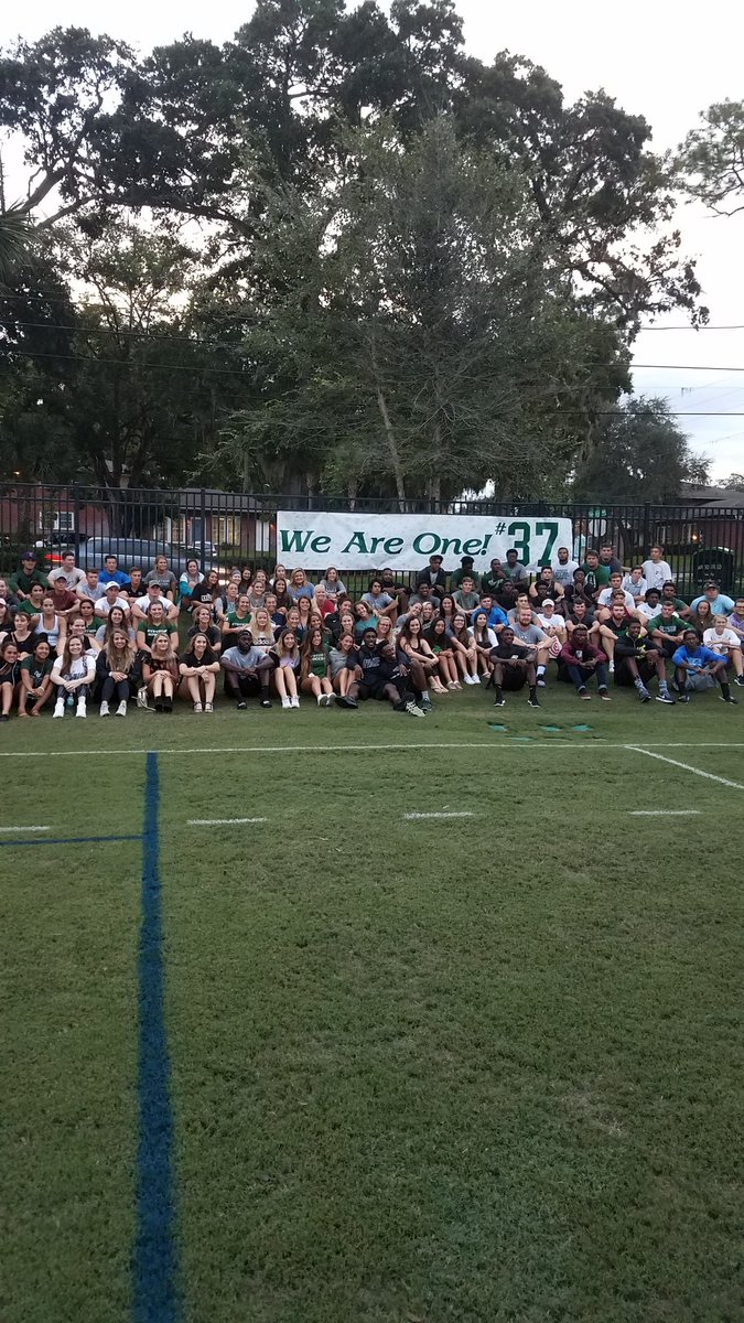 SU_GameDay_Ops's tweet photo. True meaning of family @StetsonU @StetsonHatters  #SUnited https://t.co/WJrRbPfhai