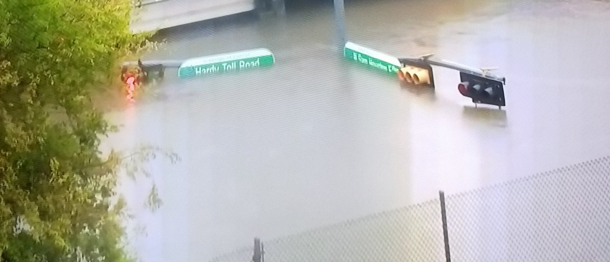 shesnetworking's tweet photo. Houston citizens be aware of hidden hazards inside #floodwaters. #HurricaneHarvey #CajunNavy #CajunArmy #twitternewschat #coastguard #Texas https://t.co/spIGPlRfOH