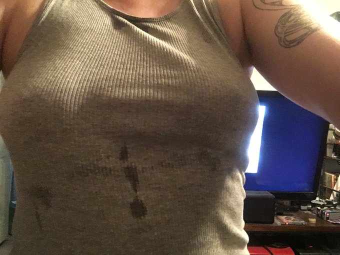 I think my under-boob sweat kinda looks like a Rorschach test https://t.co/GfoIs6YuUj<a href="/tag/kaiser"class="tags"><span>#kaiser</span></a><a href="/tag/moderna"class="tags"><span>#moderna</span></a><a href="/tag/onedownonetogo"class="tags"><span>#onedownonetogo</span></a>