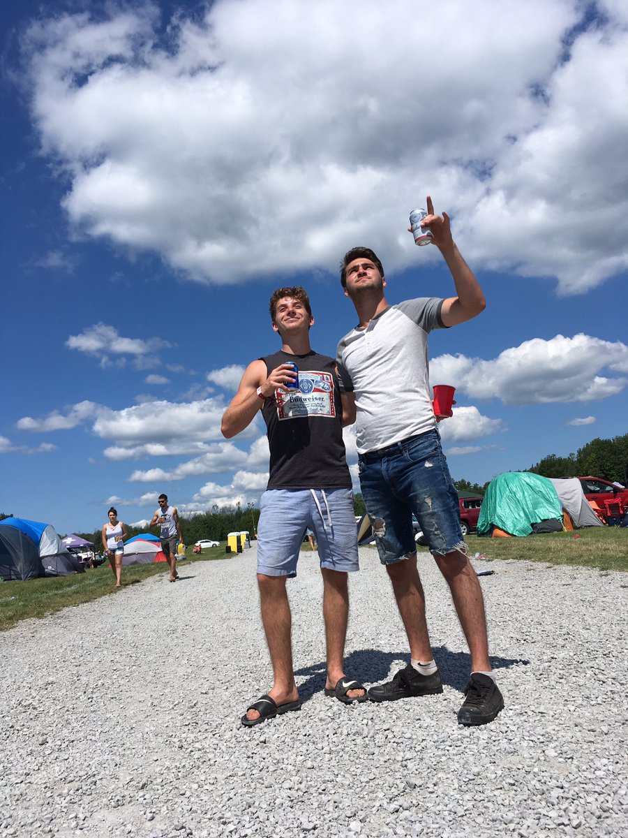 mitchowellwic's tweet photo. @ryanbenevento23 congrats on the big day https://t.co/FVhaz0H0vf