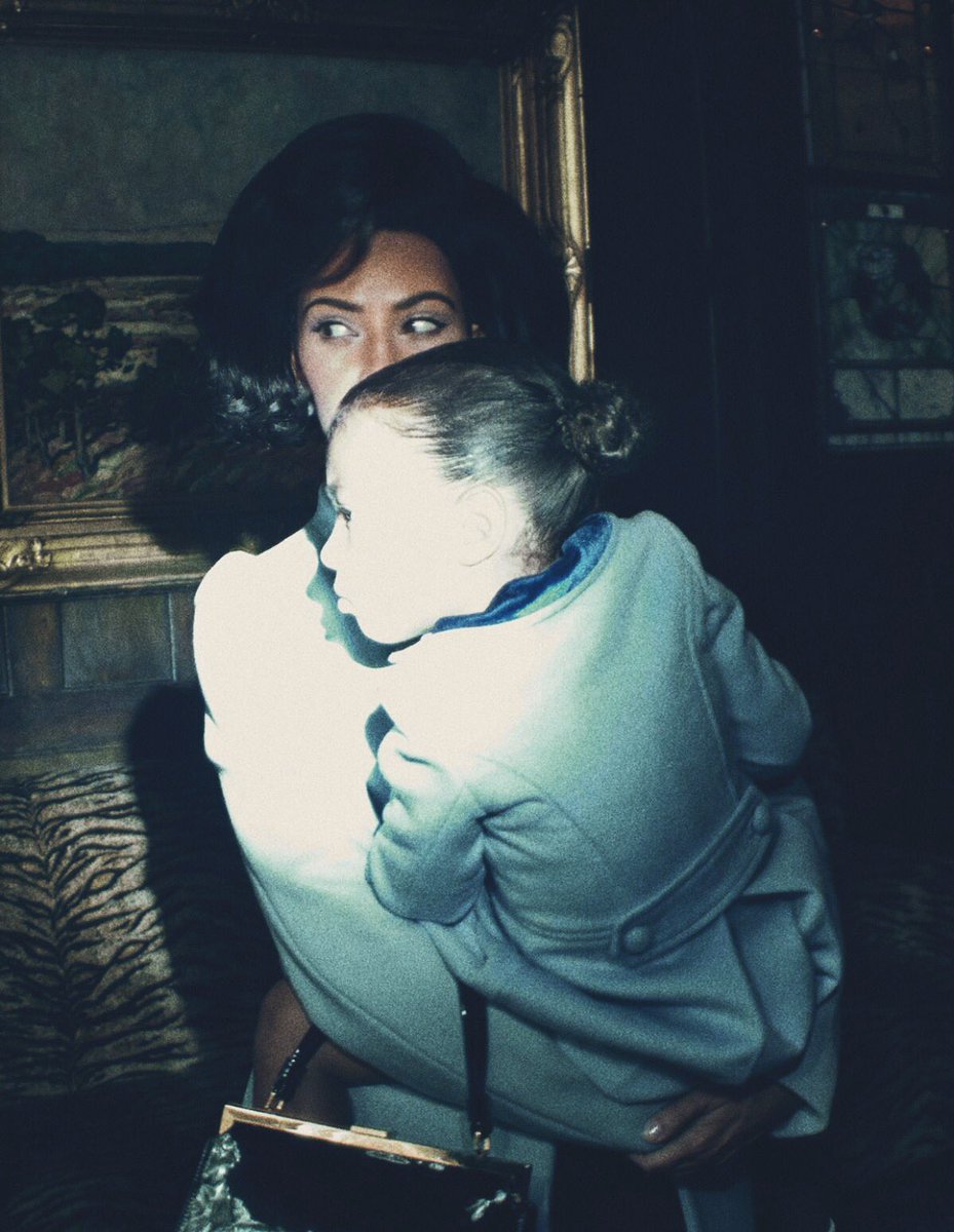 KKWOutfitss's tweet photo. Kim and North for INTERVIEW Magazine shot by Steven Klein #AmericasNewFirstLady @KimKardashian https://t.co/1rtaD3P5Y3