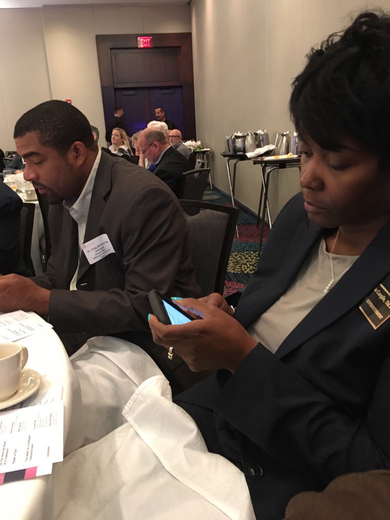 UrbanRay1's tweet photo. Caring for Kids Banquet https://t.co/dggoR1Vf34