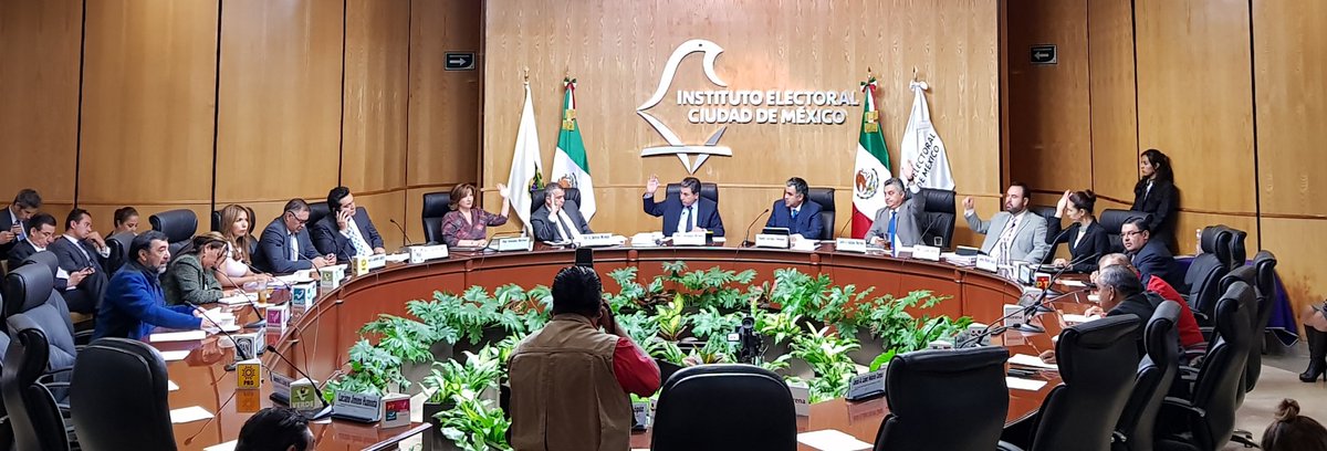 CGMXRedes's tweet photo. Ya iniciamos la 5° sesión extraordinaria del #CGIECM 
Síguela #EnVivo vía #YouTube 
aquí 👉🏻 https://t.co/Qb3cUlWYOw
@I_E_D_F https://t.co/GuaRf5nuOA