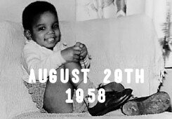 jacksonpicsx's tweet photo. Thank you for being such a wonderful person. Thank you for all your love, I miss you everyday. I love you. HAPPY 59TH BIRTHDAY MICHAEL ❤ https://t.co/jwRW8LYw6T