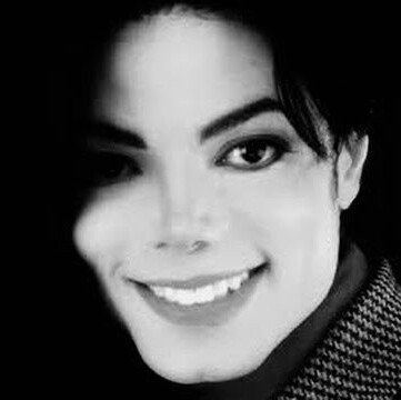 jacksonpicsx's tweet photo. Thank you for being such a wonderful person. Thank you for all your love, I miss you everyday. I love you. HAPPY 59TH BIRTHDAY MICHAEL ❤ https://t.co/jwRW8LYw6T