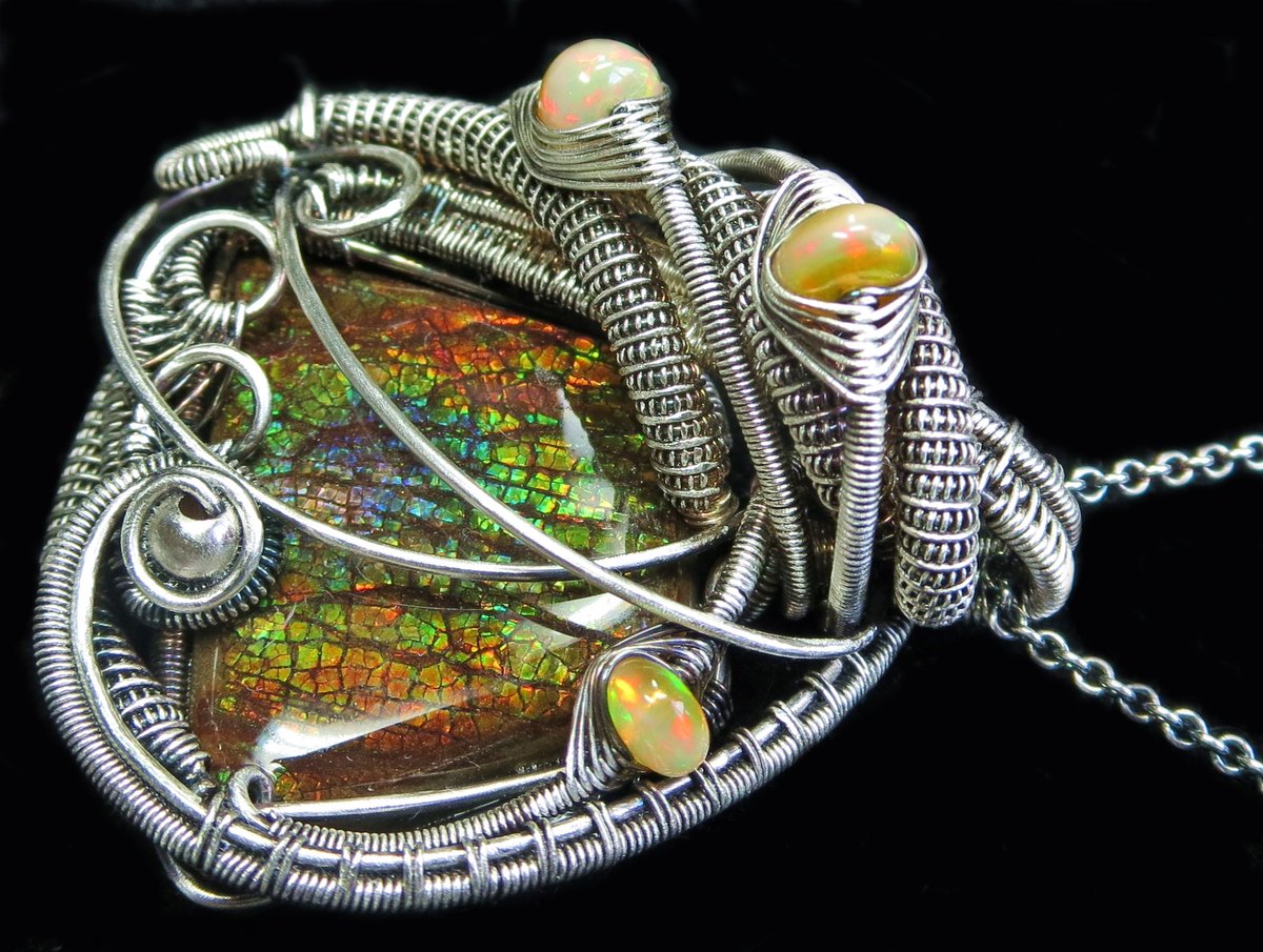 HJJewelry's tweet photo. Ammolite & opals together! #ammolitenecklace #ammolitejewelry #opalnecklace #opaljewelry #canadianammolite #ethiopianopals #weloopals #opal https://t.co/LxqMXT33pT