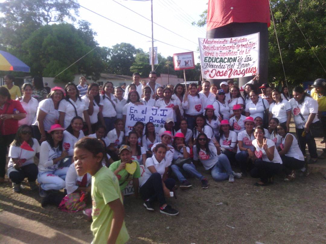 municipioesco8's tweet photo. Movimiento de Educadores dijo presente con disciplina y lealtad al candidato Jose Vázquez.  Las Mercedes dando todo el apoyo. https://t.co/9WZOuWp1z7