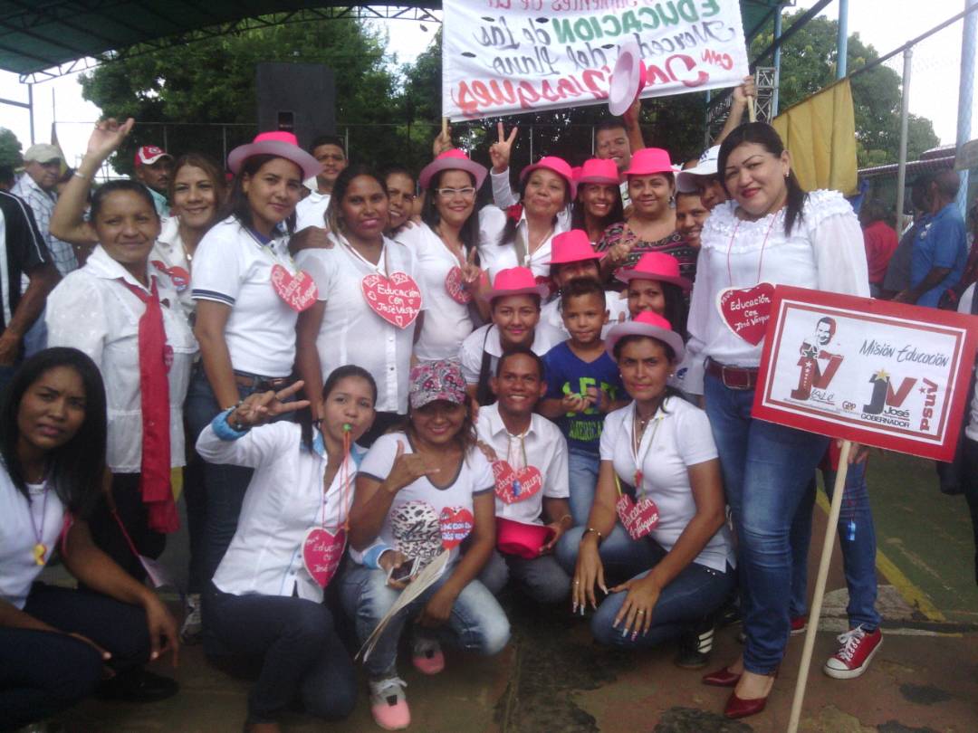 municipioesco8's tweet photo. Movimiento de Educadores dijo presente con disciplina y lealtad al candidato Jose Vázquez.  Las Mercedes dando todo el apoyo. https://t.co/9WZOuWp1z7