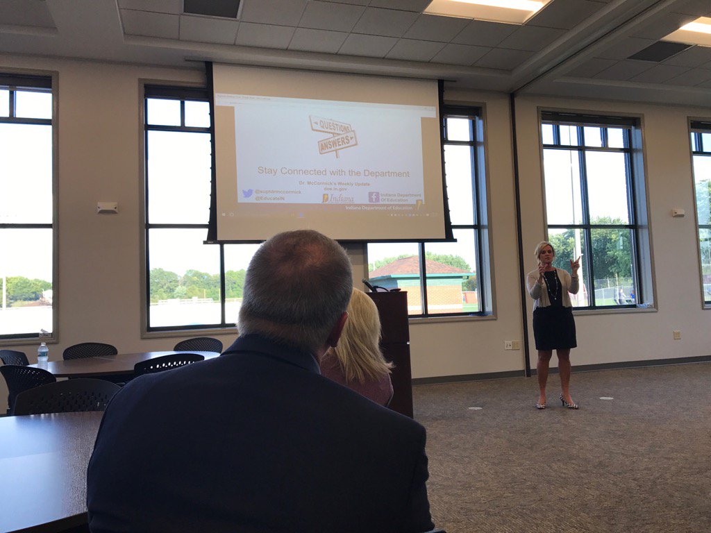 RoniEmbry's tweet photo. Listening to Dr. McCormick at our joint ISTA/DOE events. Met with members first.Great evening. Thank you Plainfield. https://t.co/pfhEL4p2C2