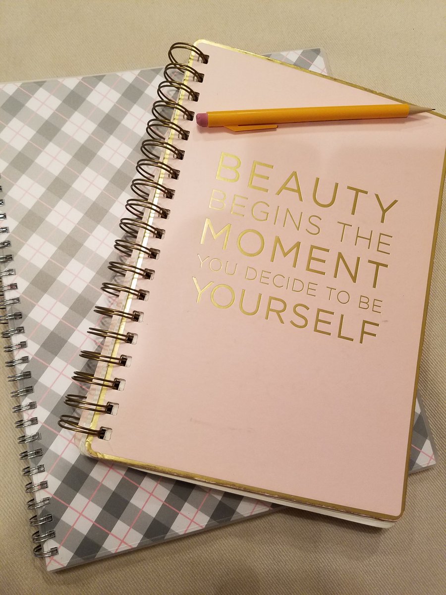 dawninman5's tweet photo. @StrongBobcats Supply musts? Notebook for lists. Calendar for keeping up. PaperMate mechanical pencil for writing EVERYTHING! #beverlybasics https://t.co/A0DlFKiCJG