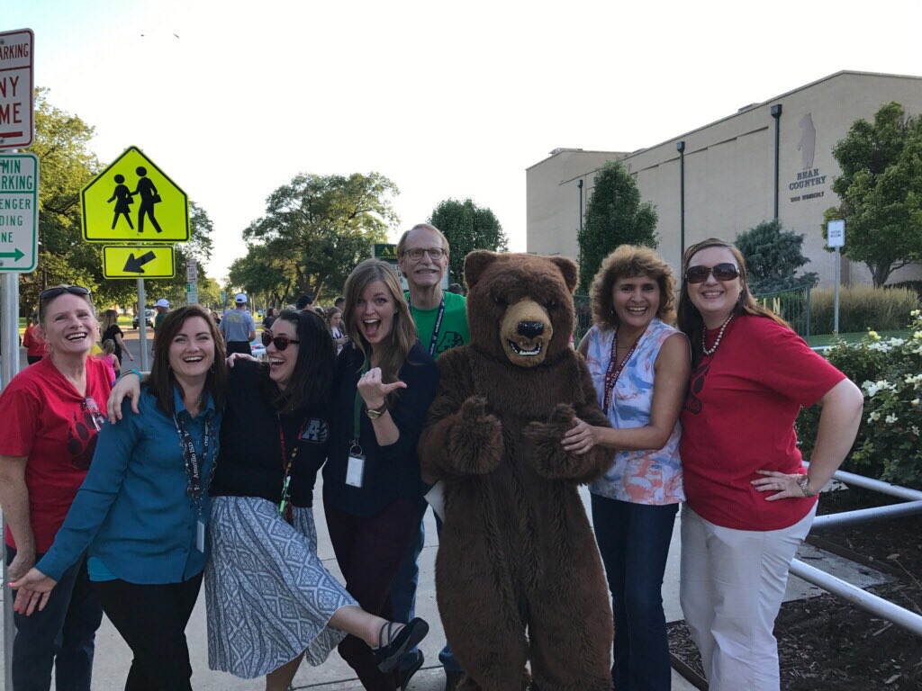 DavidManchee's tweet photo. Great night @AustinBearsAma block party!! https://t.co/zOgLUTL4Oi