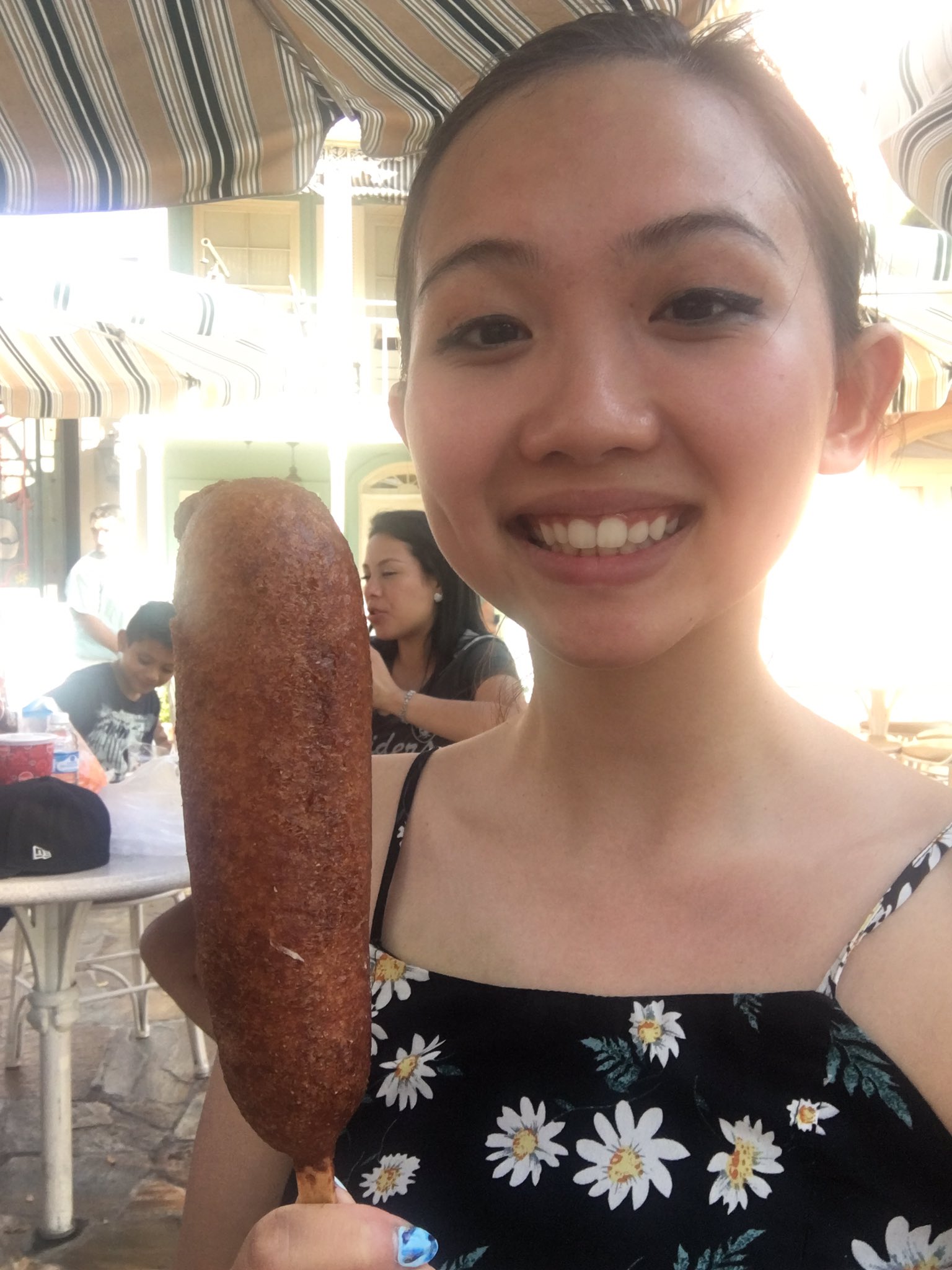 Harriet Sugarcookie 🌟 on Twitter "Thanks for the corn dog guys!! https//t.co