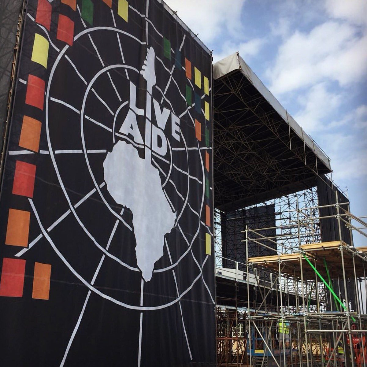 DrBrianMay's tweet photo. 💥LIVE AID LIVES AGAIN 💥 It's a Miracle ! IG'd for Bo Rhap the Movie !!! We are ON ! #queenwillrock #bohemianrhapsodythemovie #liveaid - Bri https://t.co/PciBbZDlGw