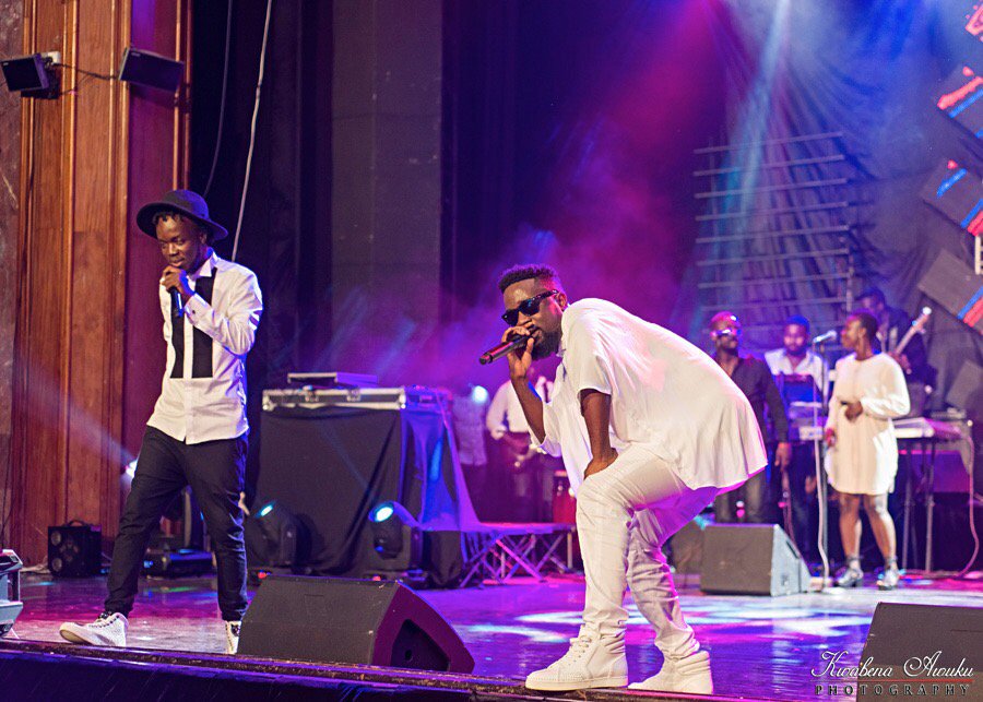 Thea_Ora's tweet photo. ...with @sarkodie #Rapperholic2016
Happy Birthday @AkwaboahMusic https://t.co/sDJ2dmXBnJ