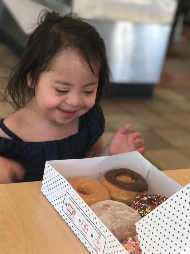 Raine4ver's tweet image. LOOK HOW HAPPY SHE IS 😭😭