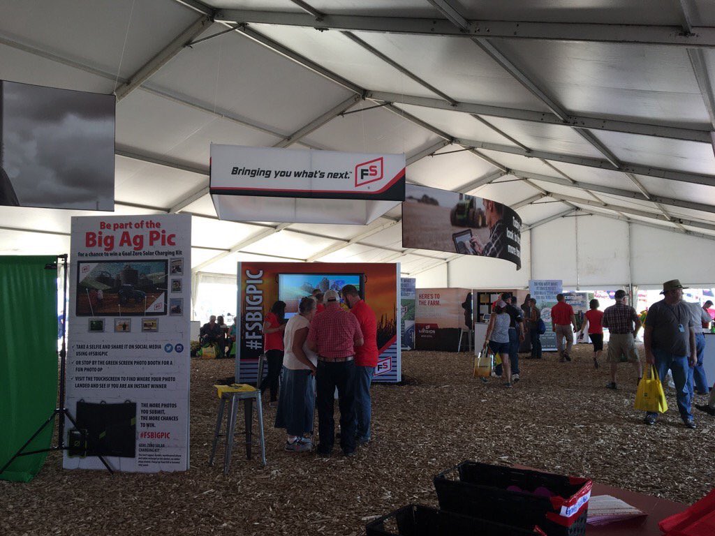 GbowenGary's tweet photo. Day one has come to an end. Can't wait till tomorrow. See you there.#FarmProgressShow #EvergreenFS https://t.co/YK1emWKwit