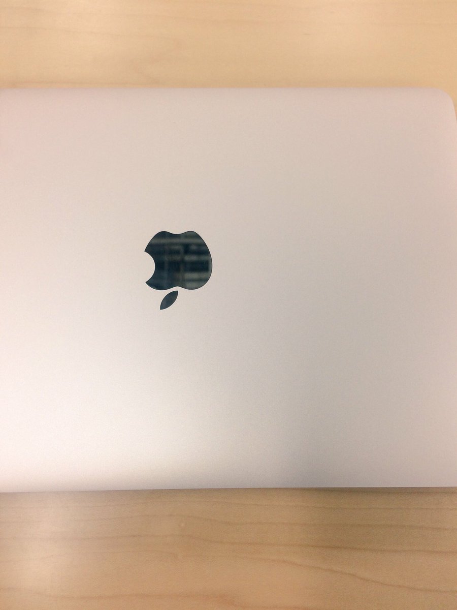 koro_7788's tweet photo. ★抽選でMacBook proプレゼント！！

【応募方法】
このアカウントをツイートをリツイート！
【応募期限】
2017年9月25日
【当選連絡】
DMでご連絡差し上げます。

#MacBookpro 
#拡散RTお願いします https://t.co/c8Ey2bD96y