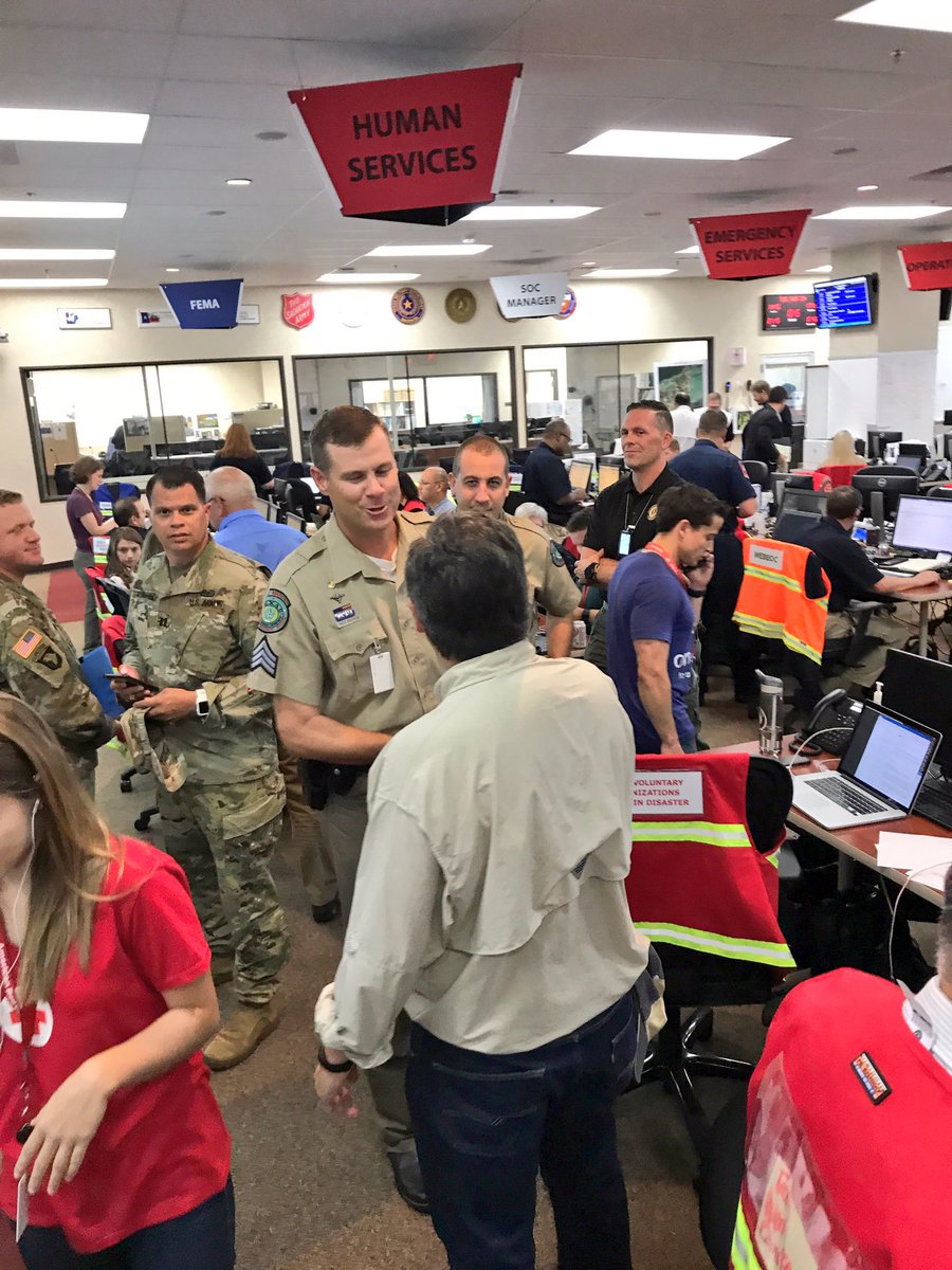 SenTedCruz's tweet photo. Grateful for the dedication of these first responders &amp; volunteers to help those impacted by #Harvey. https://t.co/9h66B6yXkT