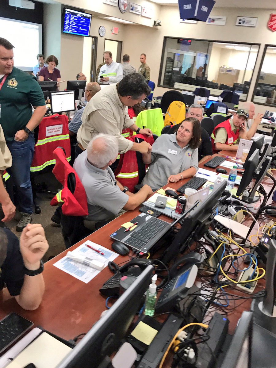 SenTedCruz's tweet photo. Grateful for the dedication of these first responders &amp; volunteers to help those impacted by #Harvey. https://t.co/9h66B6yXkT