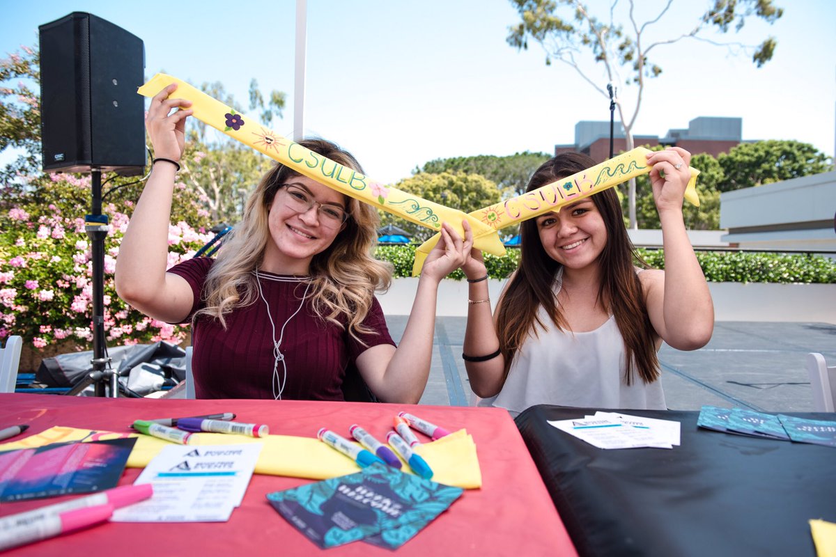 CSULB's tweet photo. Take a break & enjoy #BackToTheBeach events all week long! @csulbasi #BeachPrideEvents had DIY spirit headbands today π #GoBeach #BacktoLB https://t.co/SyjgIWXMef