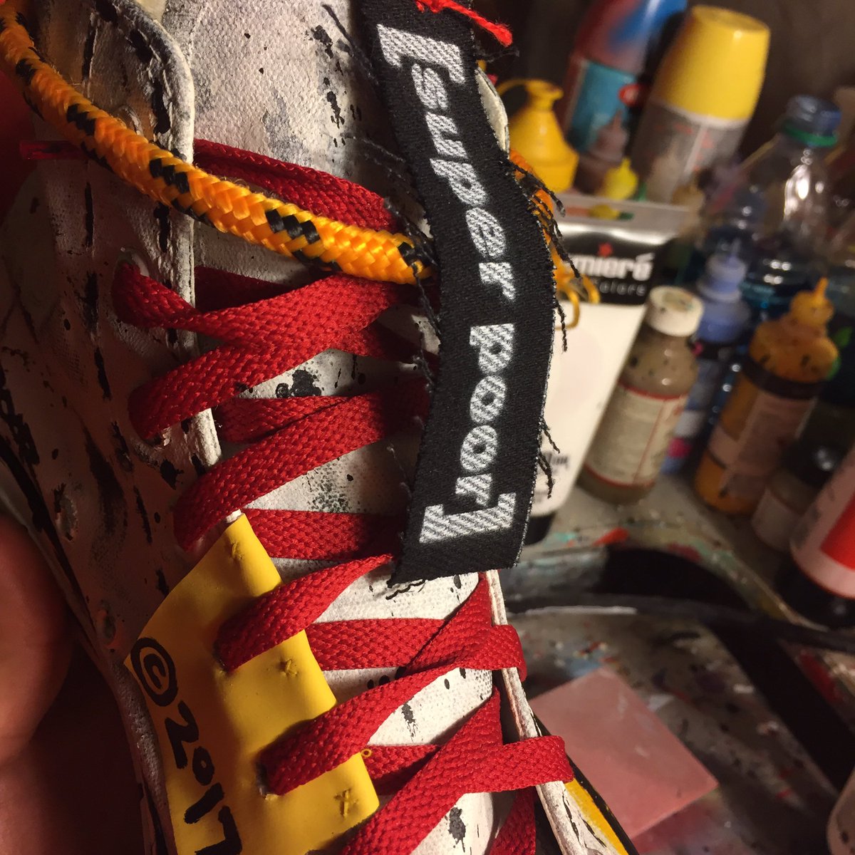 SuperPoorKids's tweet photo. #OFFcampuschucks teaser...

[PROJECT CONCRETE]

@virgilabloh @OffWht https://t.co/vz7SrnEzyc