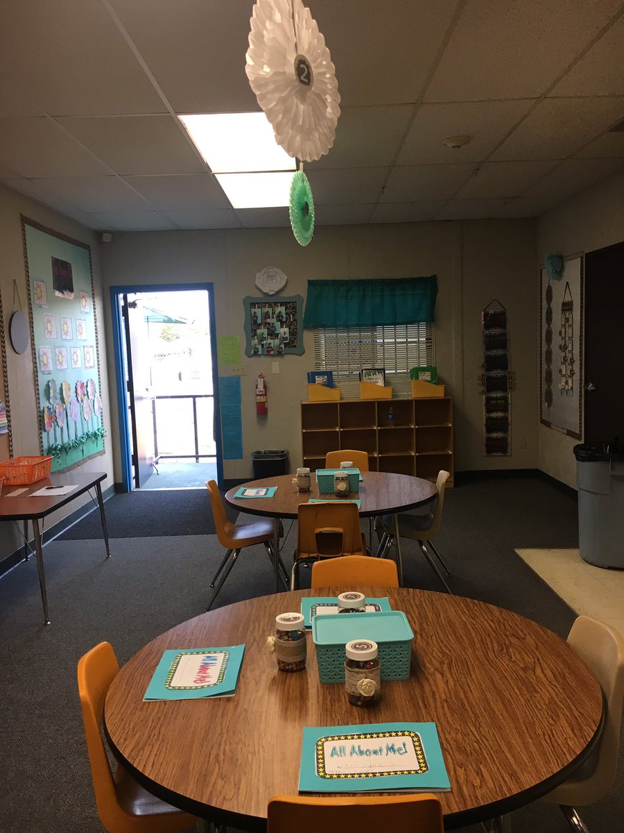 Ms_Abdelaziz_'s tweet photo. #SpectacularSpEd is ready for #Bitelysbacktoschoolnight https://t.co/ZT3eKcyaO9