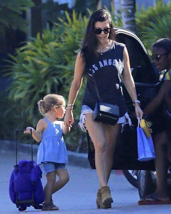 Its_North_West's tweet photo. all my responsibilities hitting me like https://t.co/a9EAd8QRaP