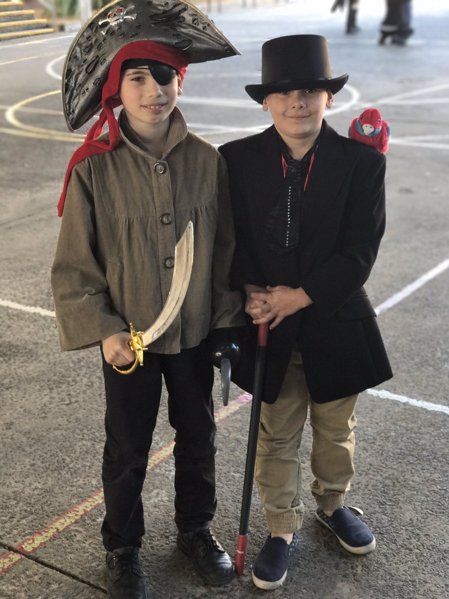 spxudow's tweet photo. #bookweek #2017 #escapetoeverywhere #spx https://t.co/wlpcmPtUrA