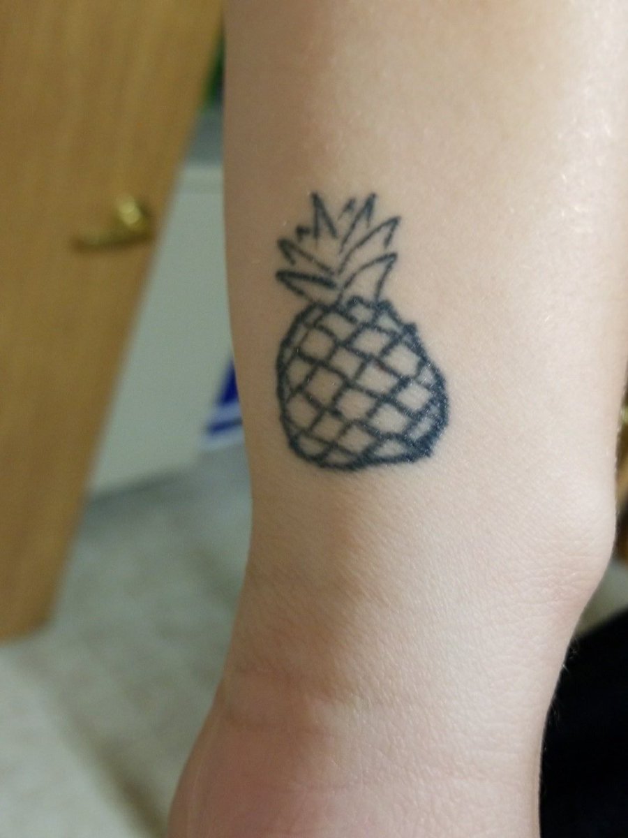 LindseyFlori's tweet photo. @Psych_USA They are everywhere, including my wrist https://t.co/ROVylU2HG3