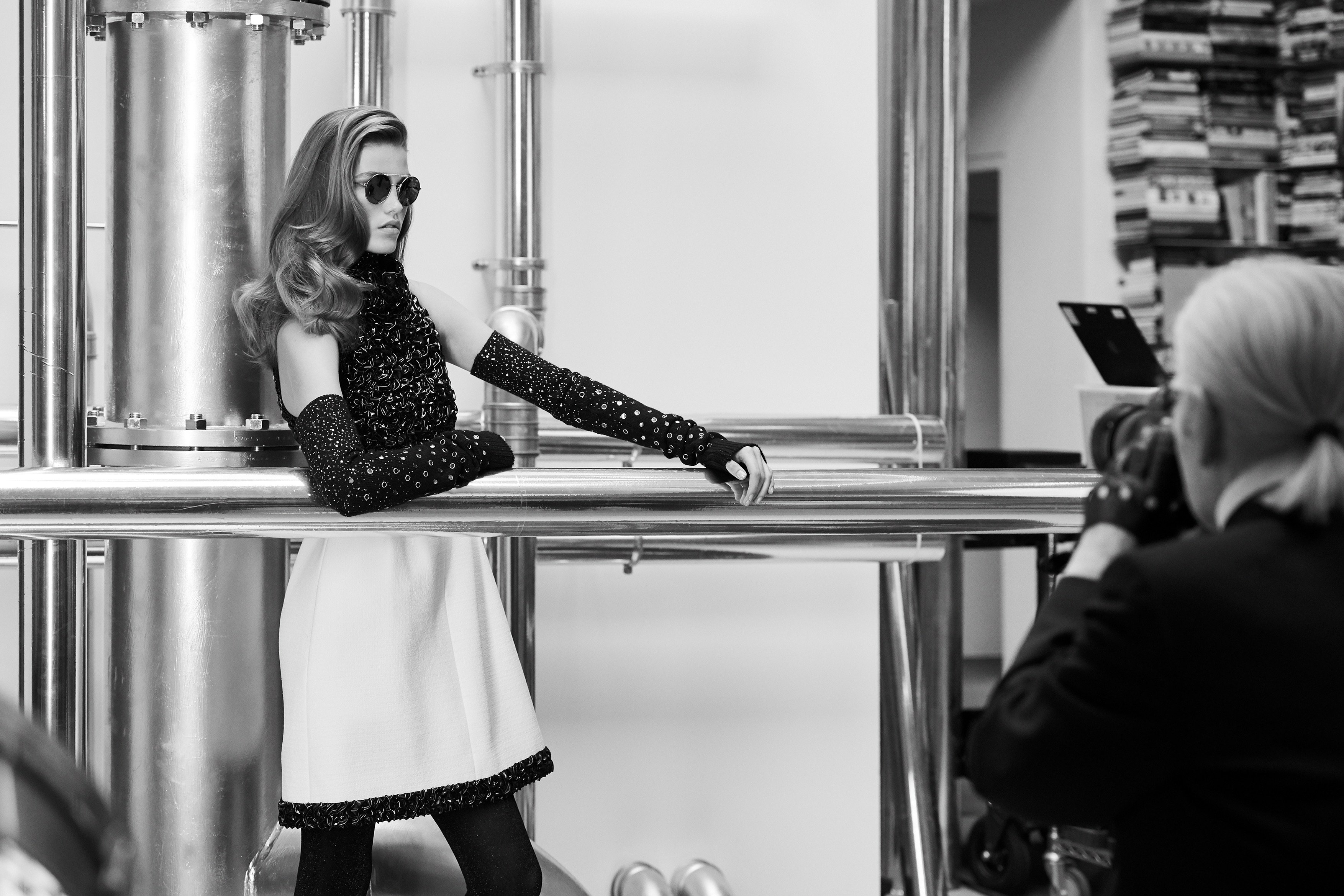 CHANEL on Twitter: "Shooting of the 2017/18 eyewear campaign. #CHANELSunglasses photos on https://t.co/8neQg79kge / Twitter
