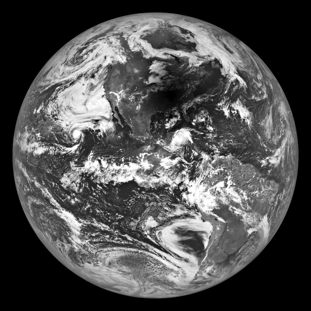 NASA's tweet image. Check out this view from @NASA_LRO spacecraft to see what the Aug 21 eclipse looked like from the Moon’s perspective go.nasa.gov/2iETCRr