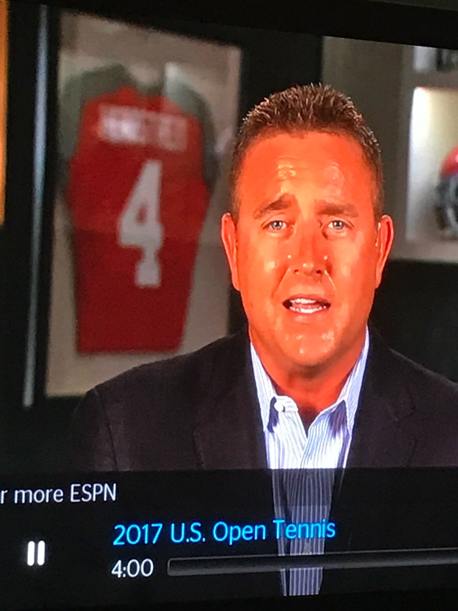 freshdressedtee's tweet photo. @KirkHerbstreit is either a) doing hot yoga b) in a sauna w/ a suit on or c) Patrick Ewings brother #kirkherbstreit #usopen @BillSimmons https://t.co/4IQBOksUnR