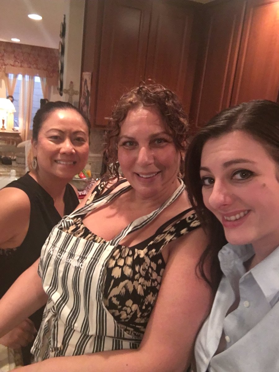 suzzzyT12's tweet photo. VIP Event at Hala's House be ready 💃🏽 #homecookmeal #goteamcancun #bestVIP #diamondresorts #DRISummerShowDown https://t.co/brM5VYw54V